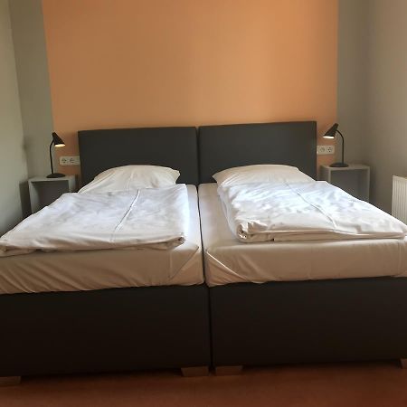 Hotel Kipphut Sarstedt Eksteriør billede
