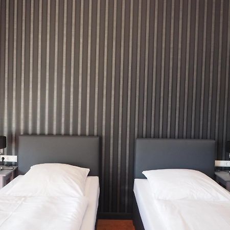 Hotel Kipphut Sarstedt Eksteriør billede