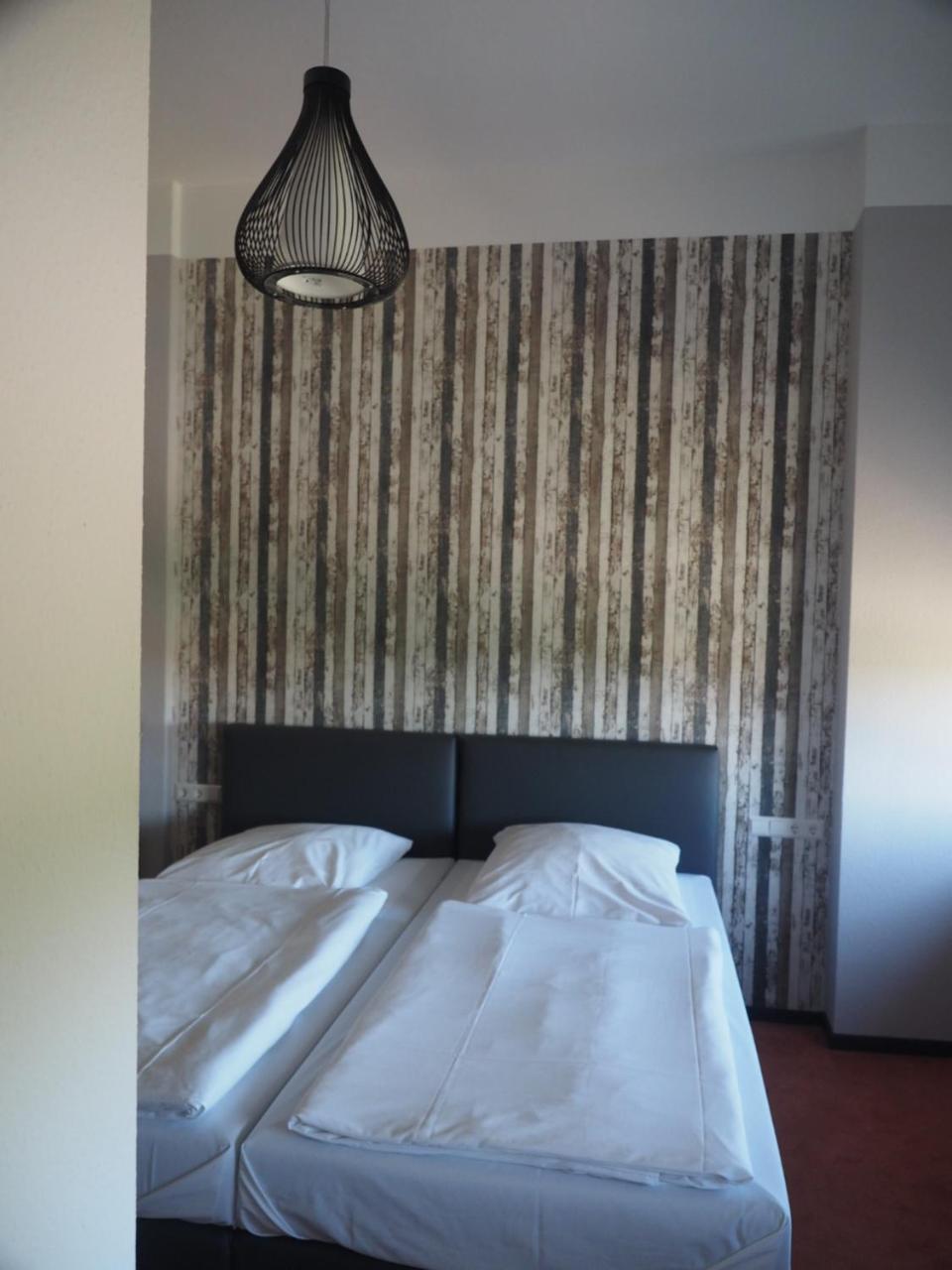 Hotel Kipphut Sarstedt Eksteriør billede