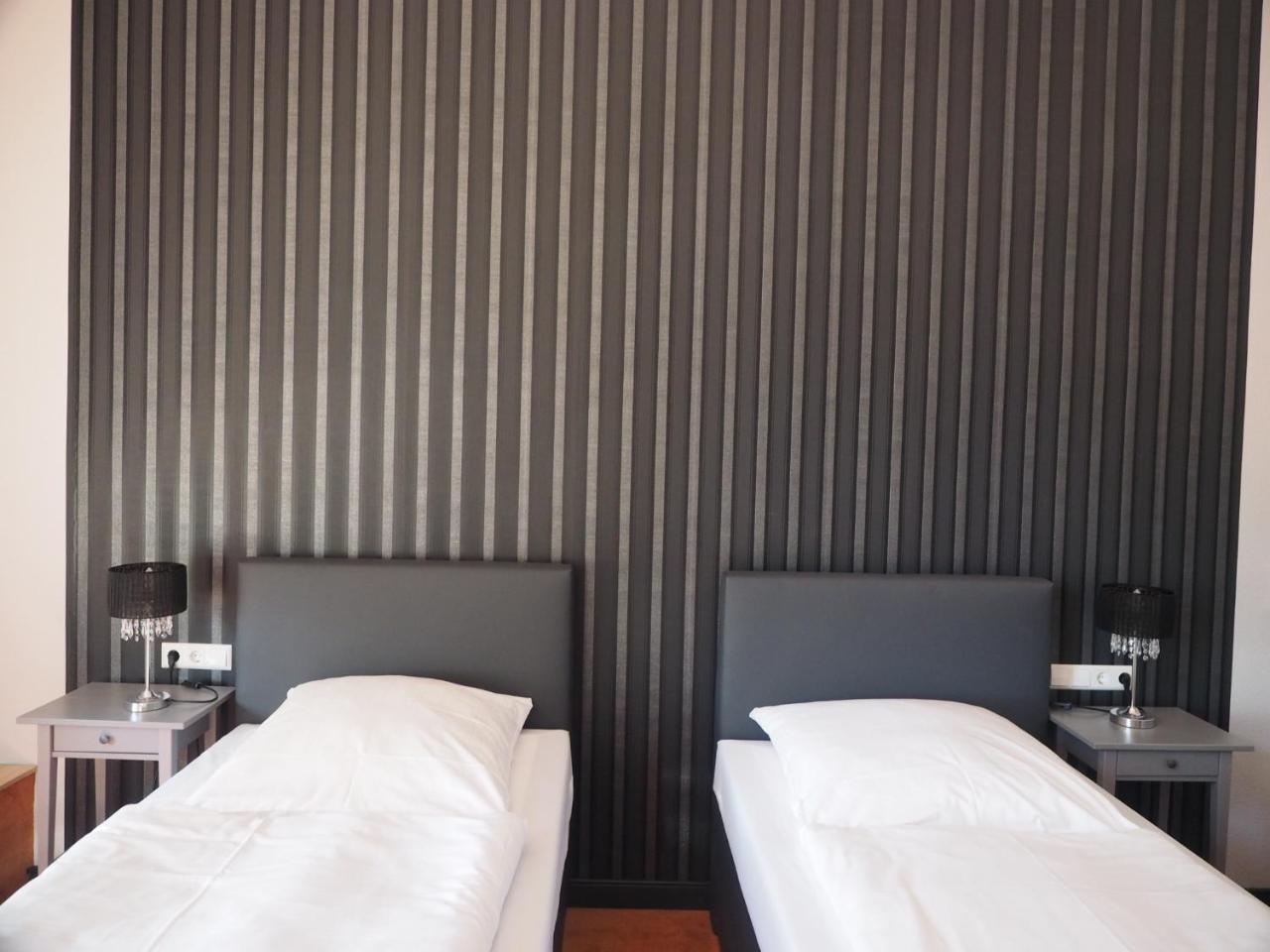 Hotel Kipphut Sarstedt Eksteriør billede